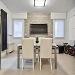 Mini Fronte Mare Piazza Mazzini Apartment *